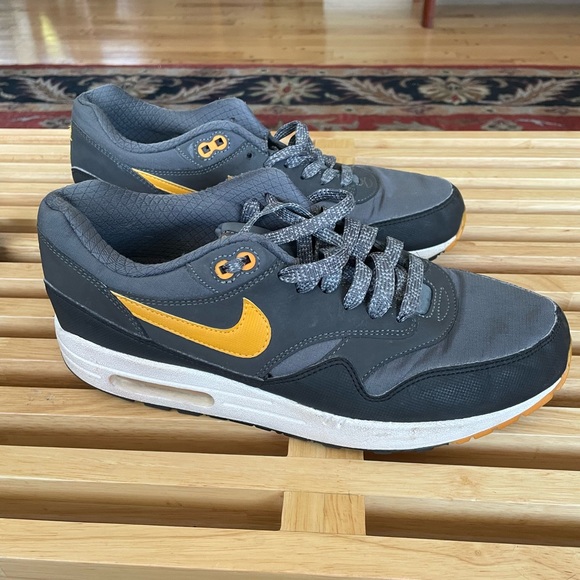 Nike Air Max 1 Essential Dark Grey Laser Orange Men Size 9.5 - Picture 4 of 5